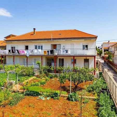 Bella 2 Bdr W Parking דירה *