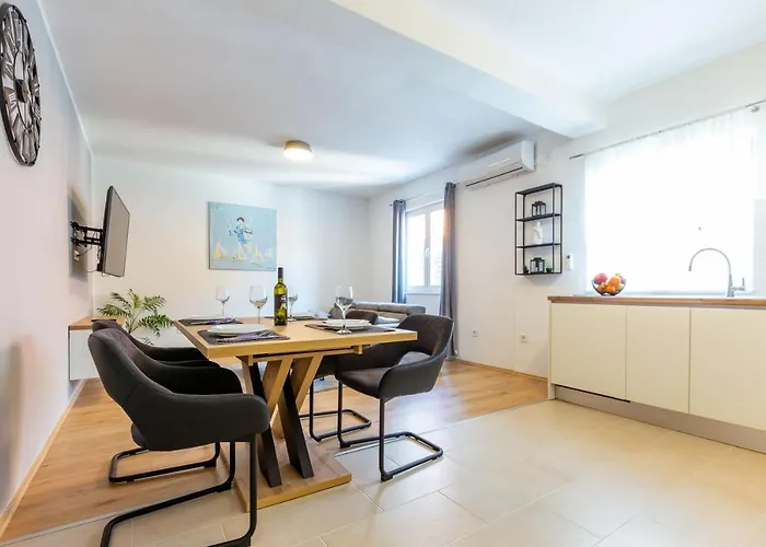 Bella 2 Bdr W Parking זאדאר