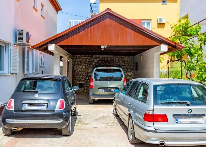 Bella 2 Bdr W Parking * זאדאר