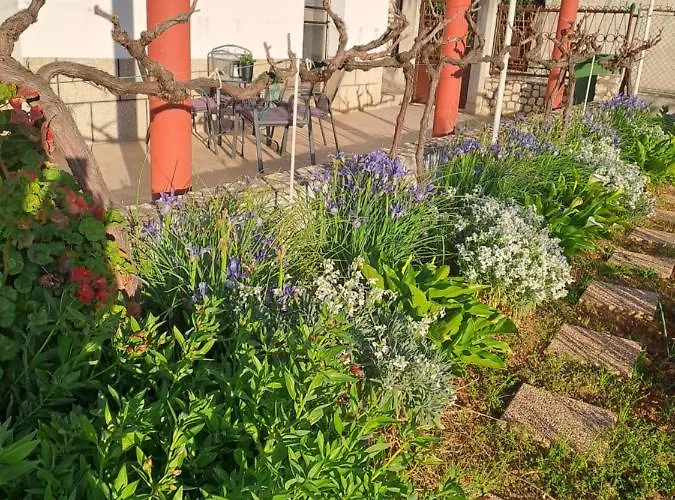 Bella 2 Bdr W Parking *