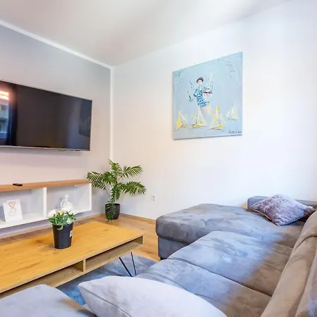 Bella 2 Bdr W Parking Zadar