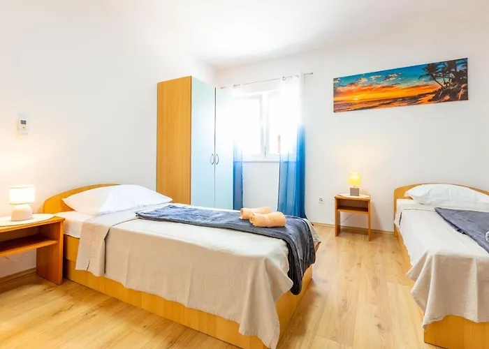 Bella 2 Bdr W Parking Zadar