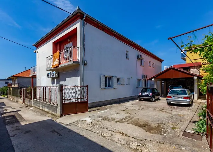 Bella 2 Bdr W Parking Apartament *